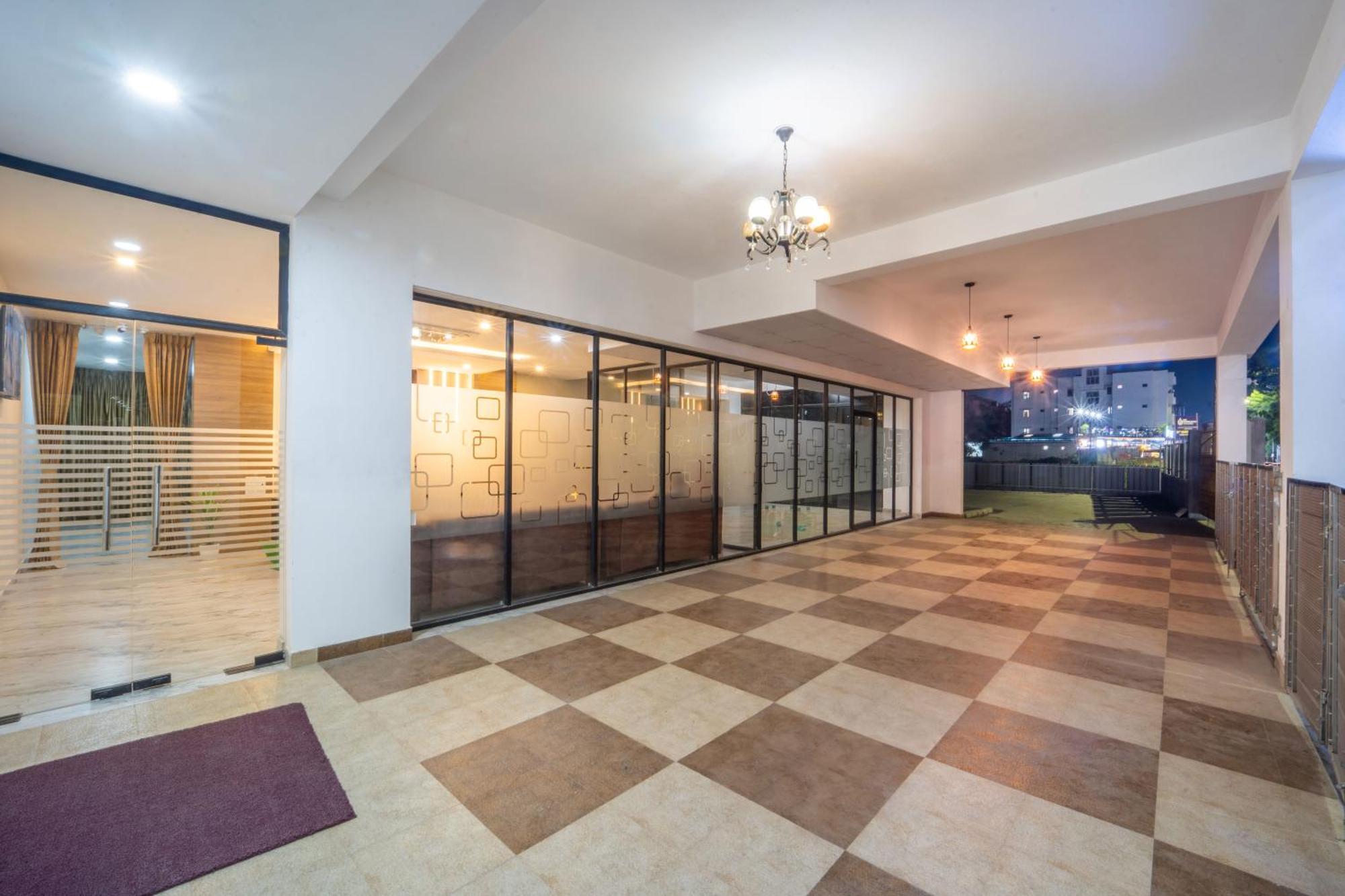 Vr Paradise Inn Kelambākkam Esterno foto