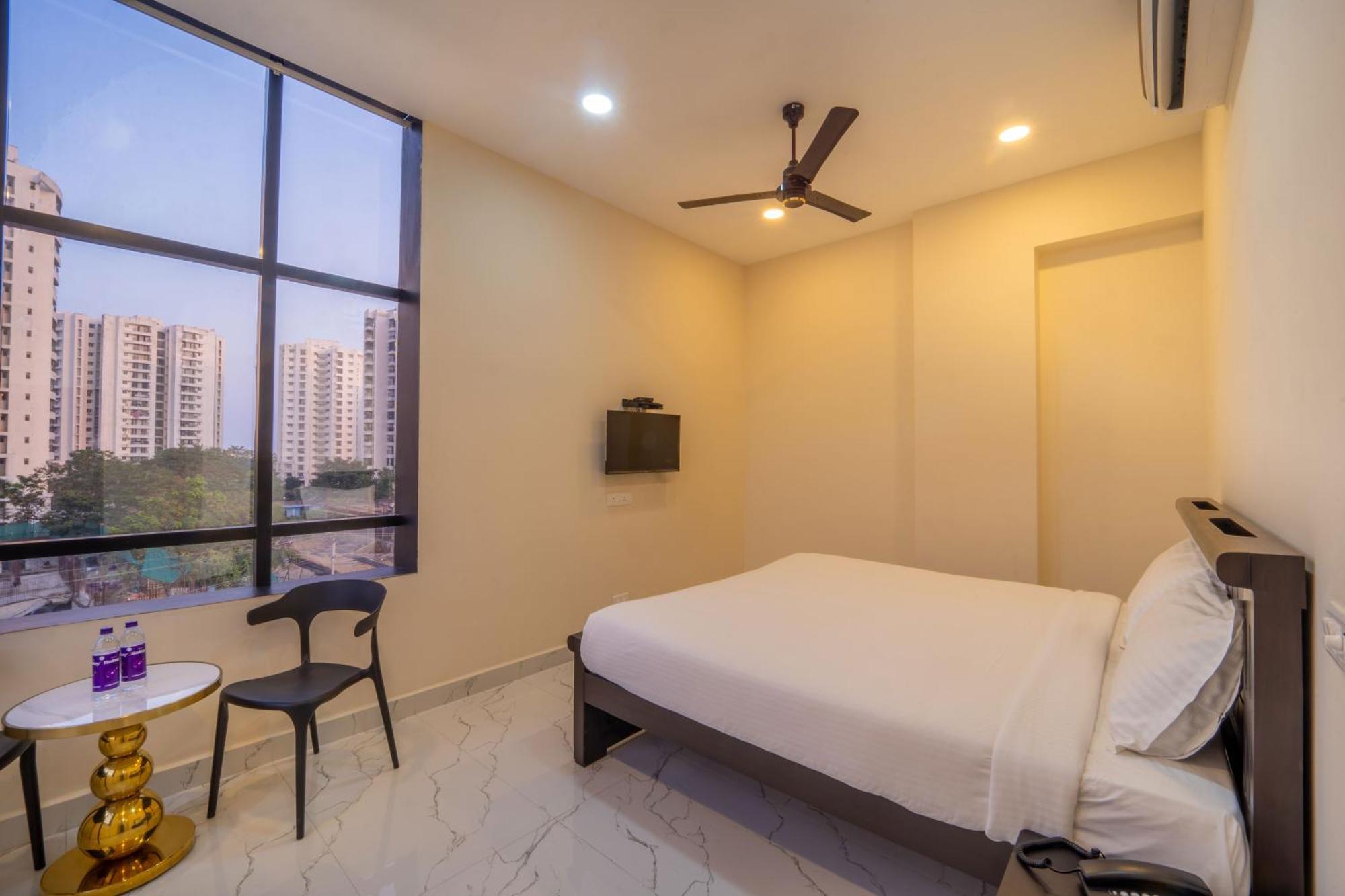 Vr Paradise Inn Kelambākkam Esterno foto