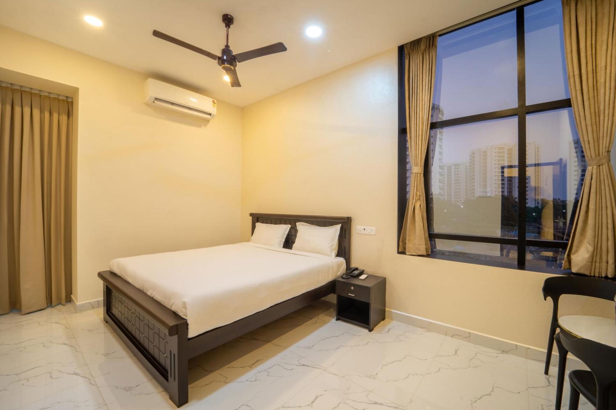 Vr Paradise Inn Kelambākkam Esterno foto