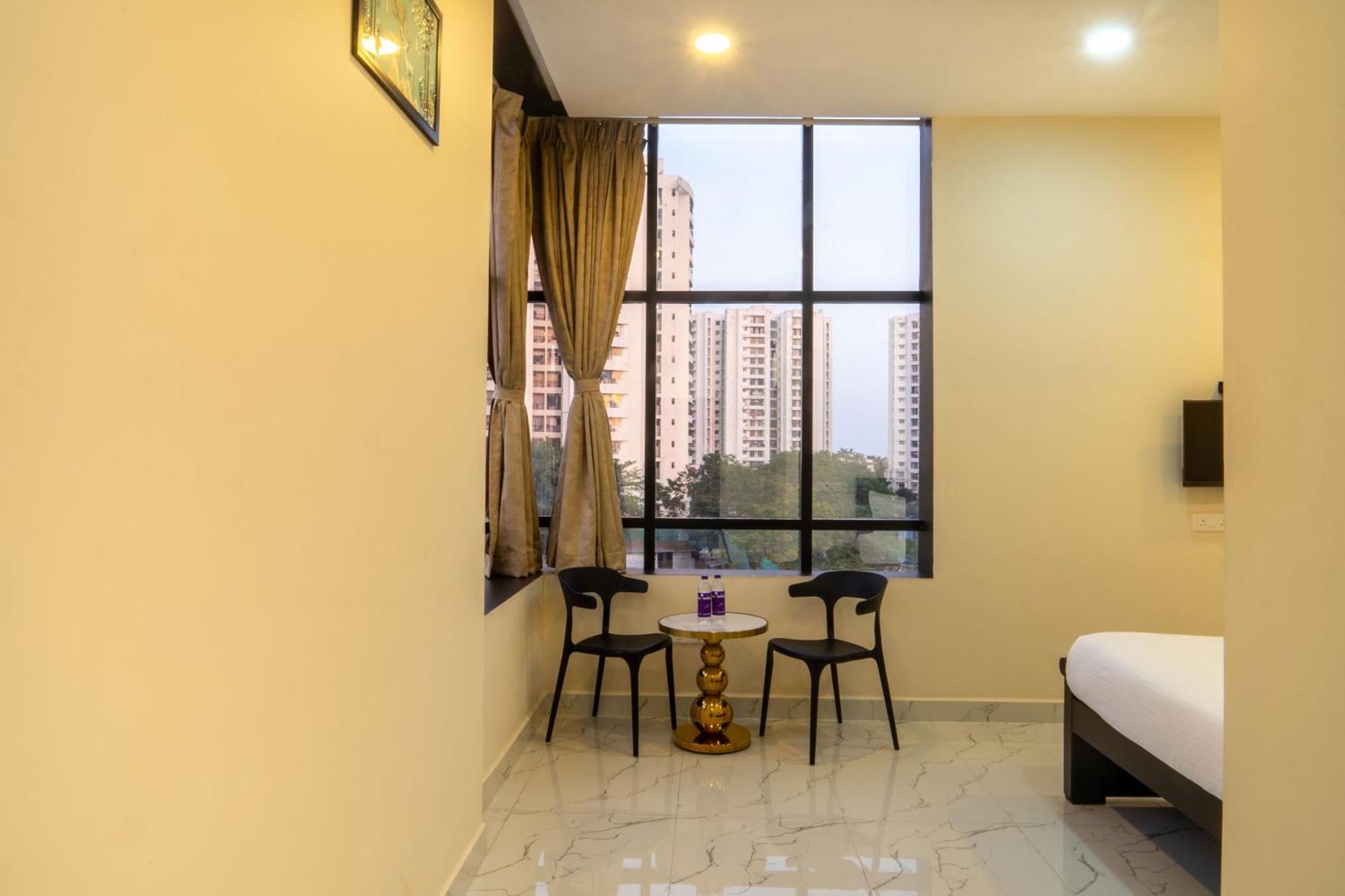 Vr Paradise Inn Kelambākkam Esterno foto